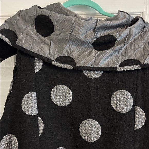 Black and Gray Polka Dot Cape - Picture 2 of 4